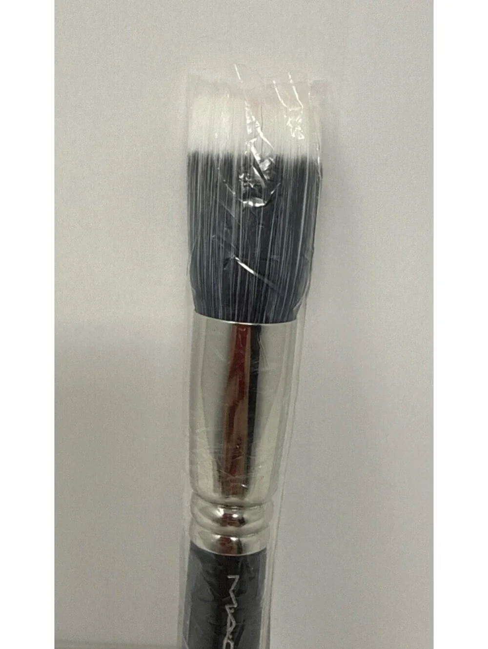 Mac Duo Fibre Powder Brush 1875  RN 3